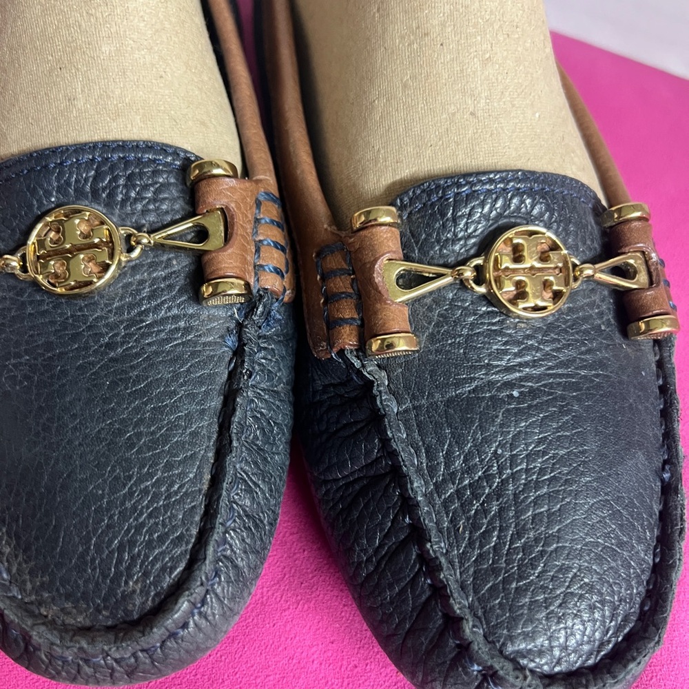 Tory Burch 8 black and brown leather driving loafers - Picture 2 of 7